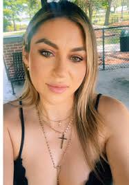 <em>Elizabeth Porras</em>